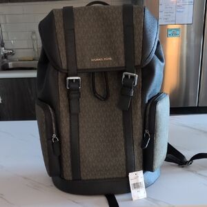 Michael Kors Hudson Black and Green Leather Men's Backpack With Magnetic Clasps